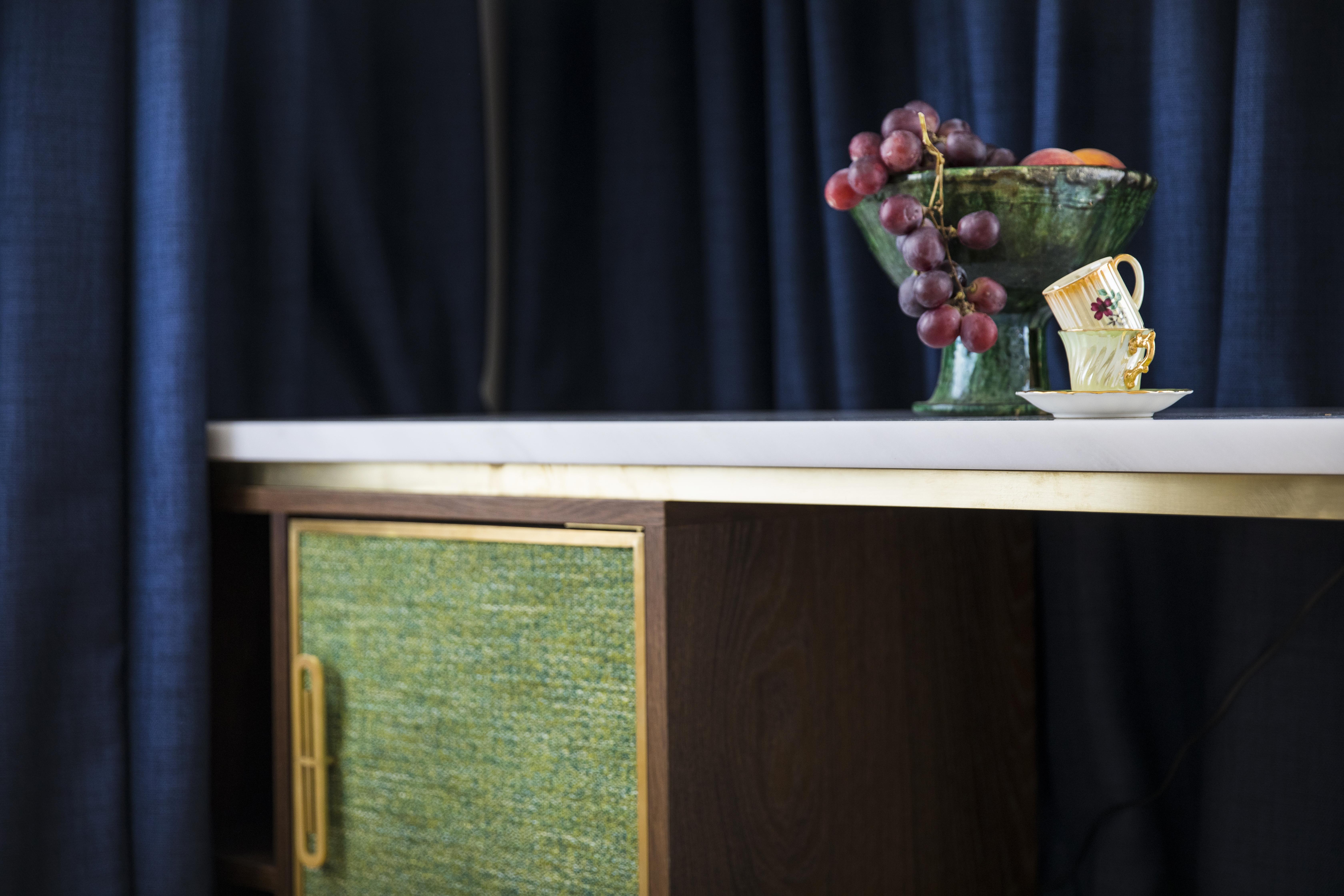 Gatsby Athens Hotel Bagian luar foto A 1950s sideboard